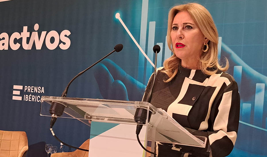 Carolina España, en una imagen de archivo, durante una intervención en un acto de Prensa Ibérica.